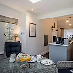 2 Bed In Ulverston Oc-94926 בית נופש