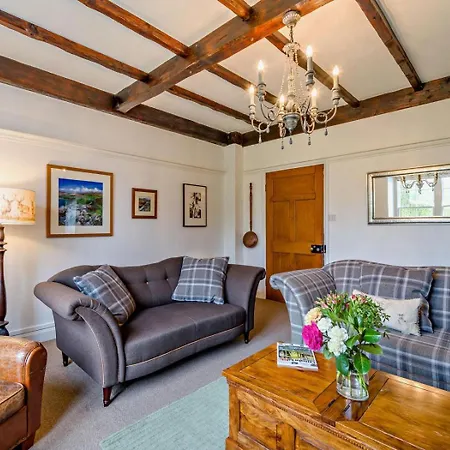 2 Bed In Ulverston Oc-94926 *